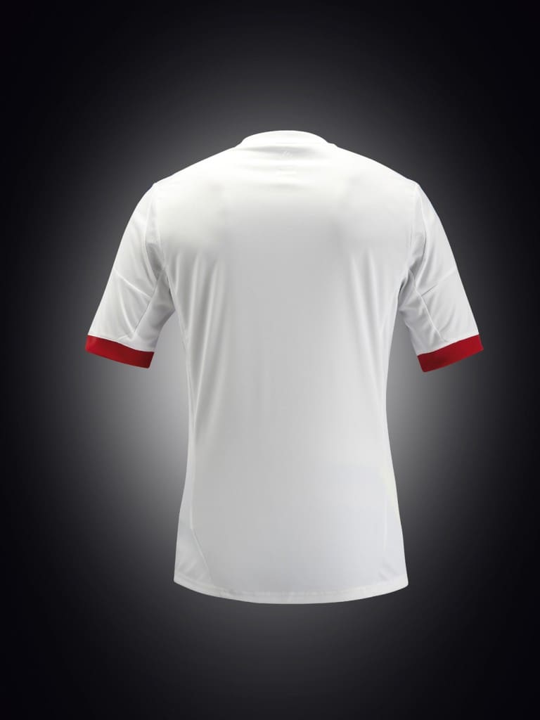 Le maillot de l'Olympique Lyonnais (2012-2013) en 3D